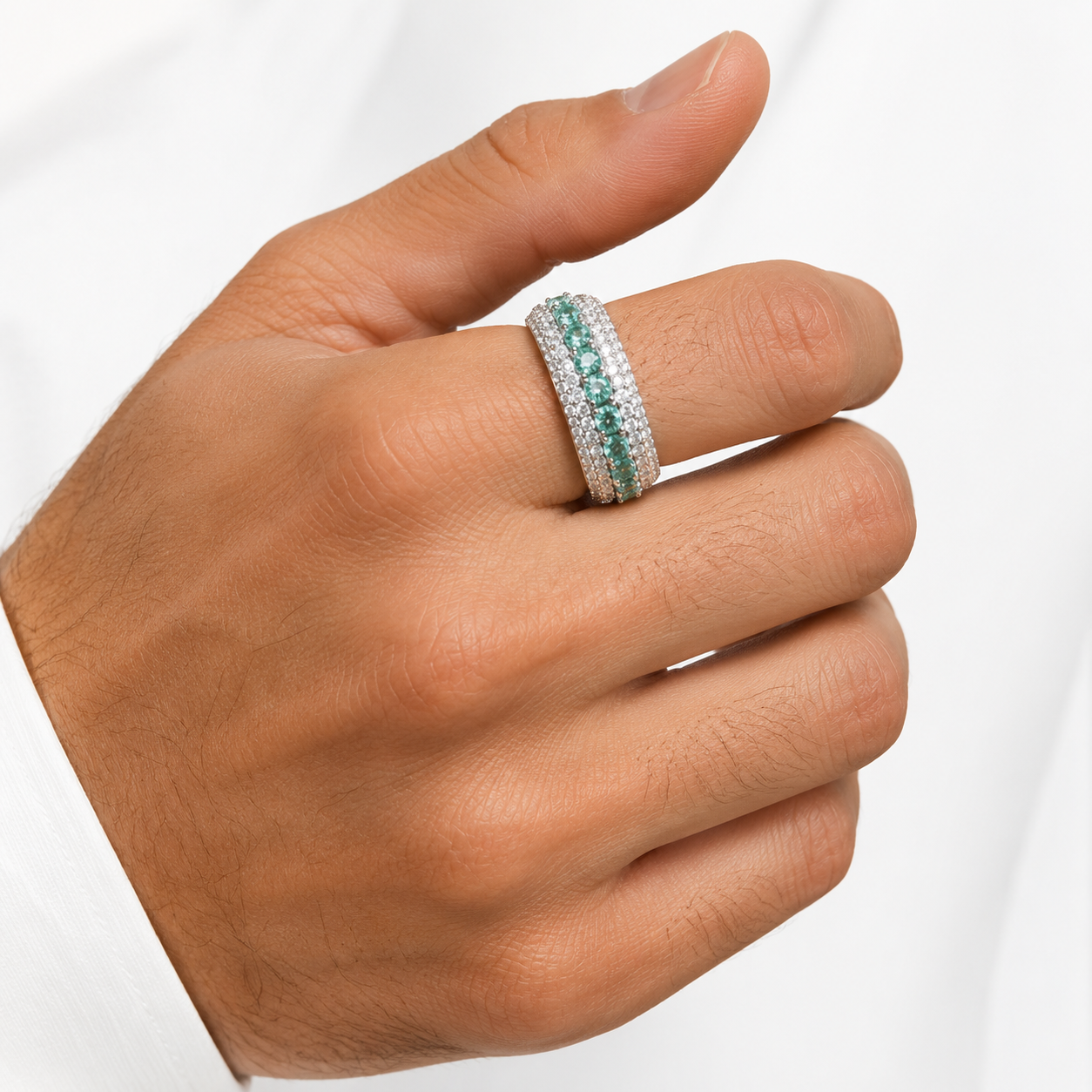 Anillo con piedra verde plata .925